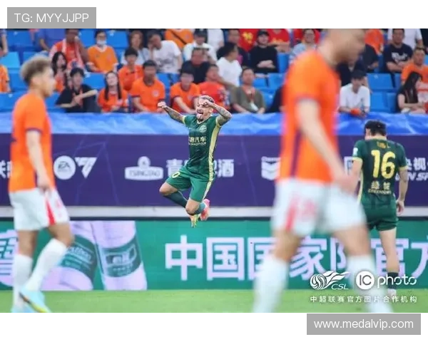 米特里策称中超联赛实力强大 希望长期留在中国踢球 米特里策称中超联赛实力强大 希望长期留在中国踢球